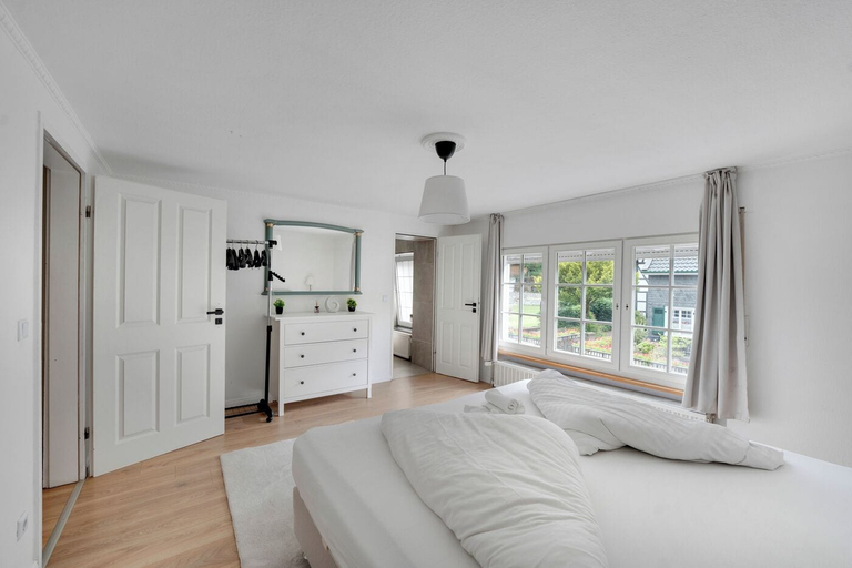 Room 5, Design Apartments Schloss Burg Solingen, Solingen