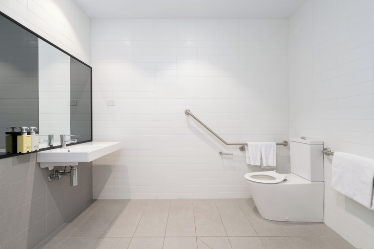 Bathroom 4, Tyrian Serviced Apartments - Albert Park Lake, Melbourne
