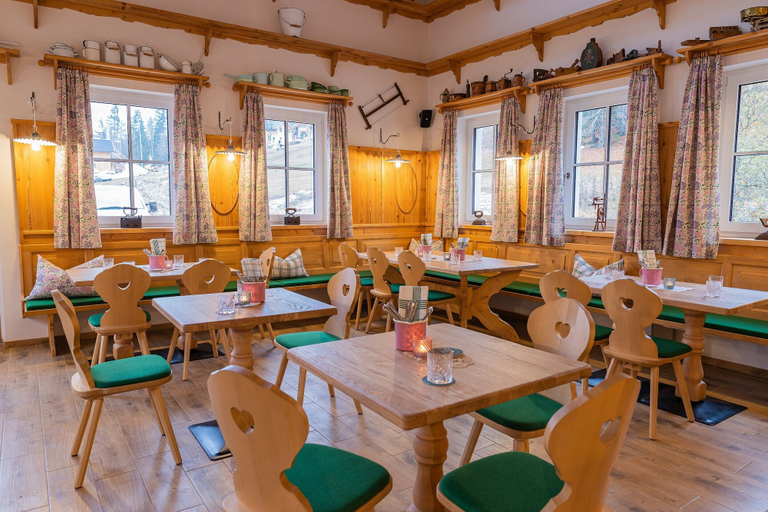 Dining, Ausseerland Apartment With Sauna & Ski Access, Liezen