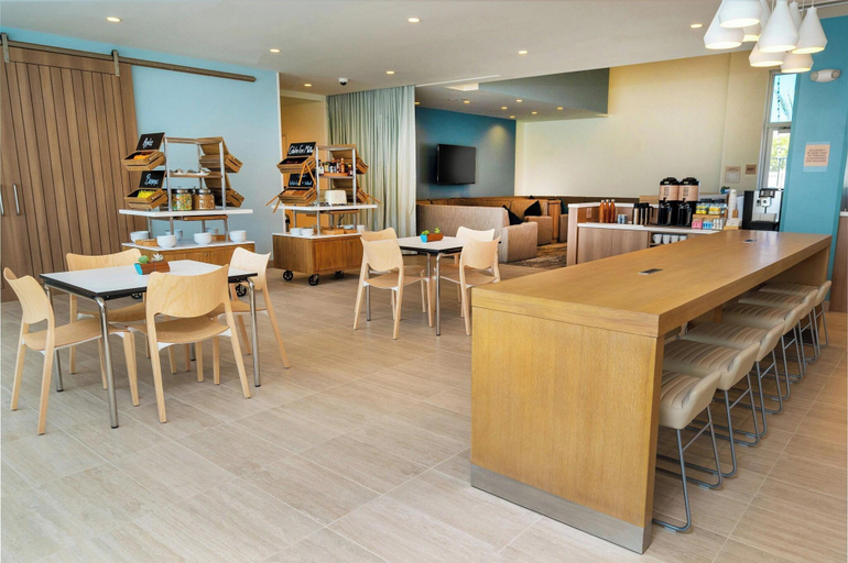 Food & Drinks 4, Element by Marriott Sacramento Airport, Sacramento