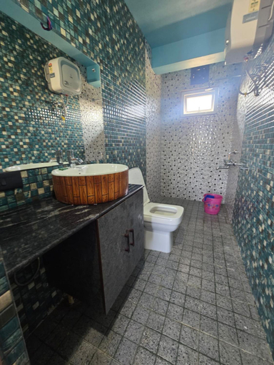 Bathroom 2, Lavender Guesthouse, East Khasi Hills