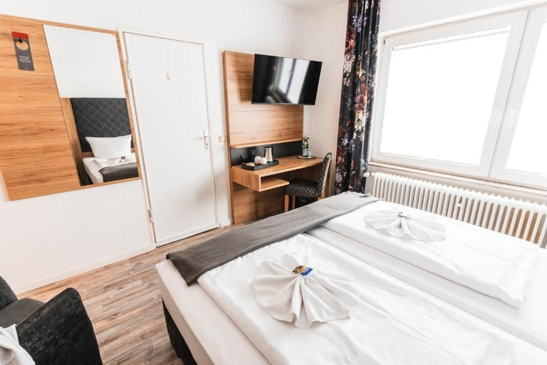 Bedroom 3, Hotel Restaurant Cala Luna, Marburg-Biedenkopf