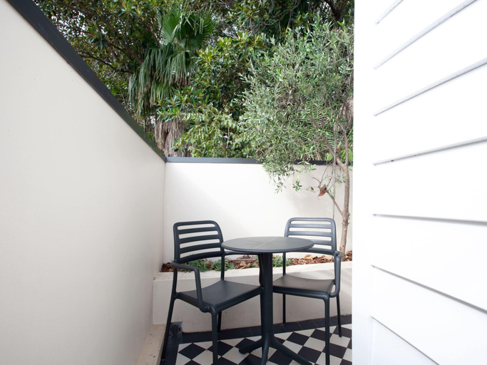 Others 5, Chic and Characterful Studio Apartment, Sydney