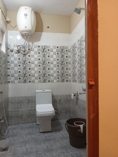 Bathroom 4, LA SIESTA, The Nilgiris