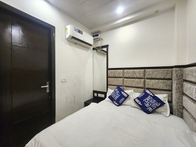 Room 2, Oly Hotel Ruhaan Near New Delhi Railway, Delhi