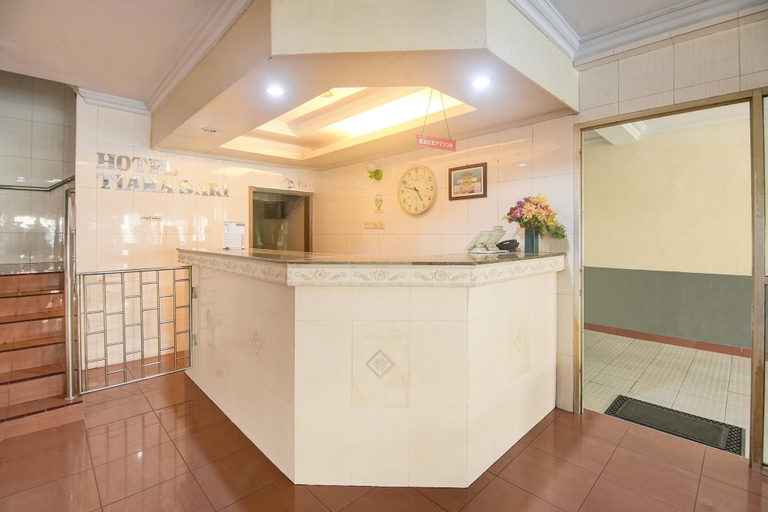 Reception 2, Luxury Deluxe DBL Retreat W/ Free Wifi and Parking, Makassar