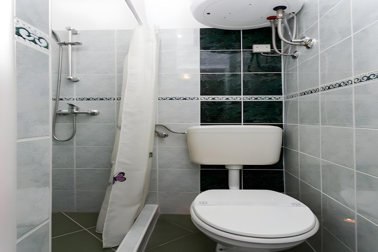 Bathroom 2, Dubrovnik Apartments, Dubrovnik