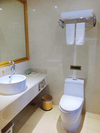 Bathroom 3, Vienna Hotel Nanchang Xianghu Xiaolan Industrial Park, Nanchang