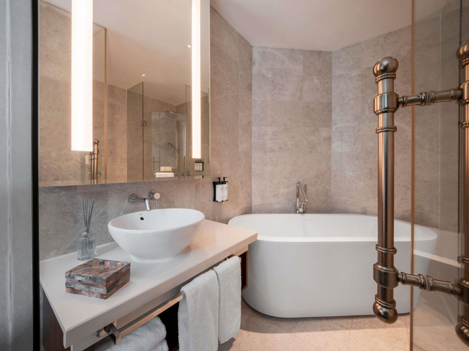 Bathroom 5, Novotel Singapore Robertson Quay, Singapore
