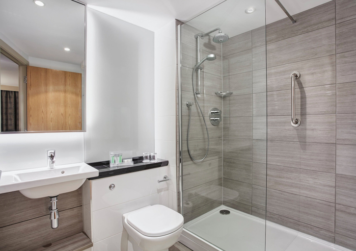 Bathroom 4, Holiday Inn BELFAST CITY CENTRE by IHG, Belfast