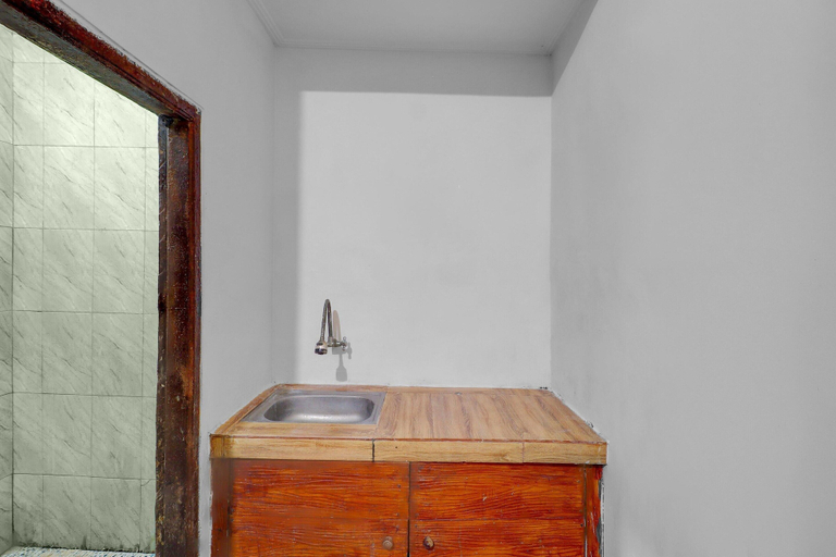 Bathroom 4, Cozy Standard Room in Badung, Badung