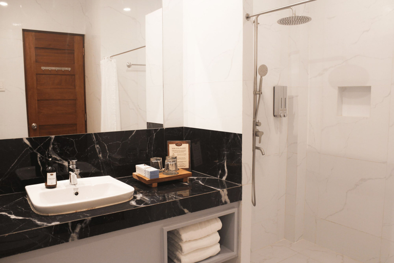 Bathroom, Port Royale Waterpark Resort Tacloban, Tacloban City