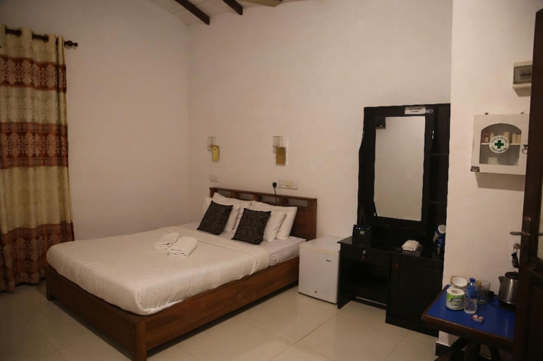Bedroom 1, Rivinu Holiday Resort, Ella
