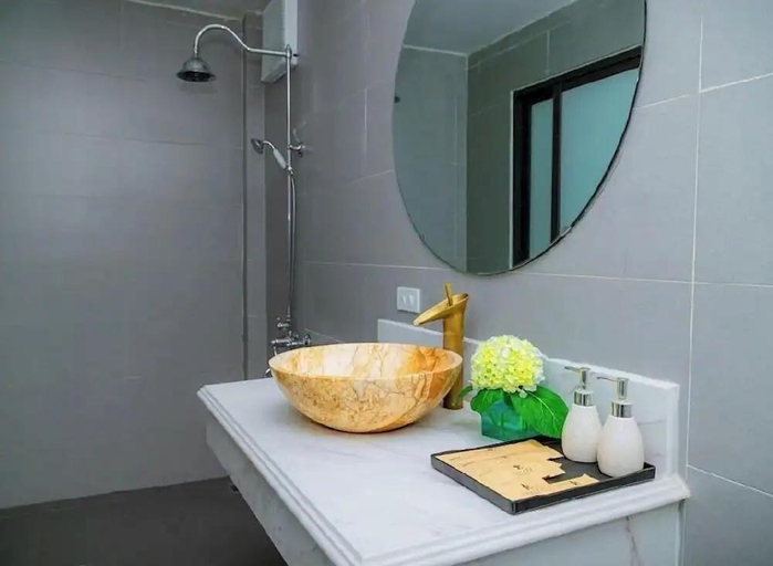 Bathroom 4, Lalita Tam Coc Resort & Spa, Ninh Bình