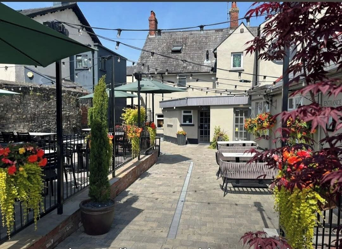 Exterior & Views 2, Wallace Steakhouse with rooms, Monmouthshire