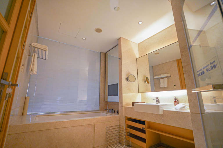 Bathroom 5, Howard Johnson By Wyndham Ifc Plaza Ningbo, Ningbo