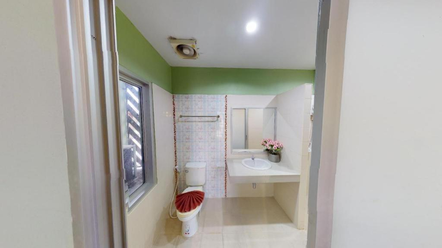 Bathroom 5, PS Resort, Hat Yai