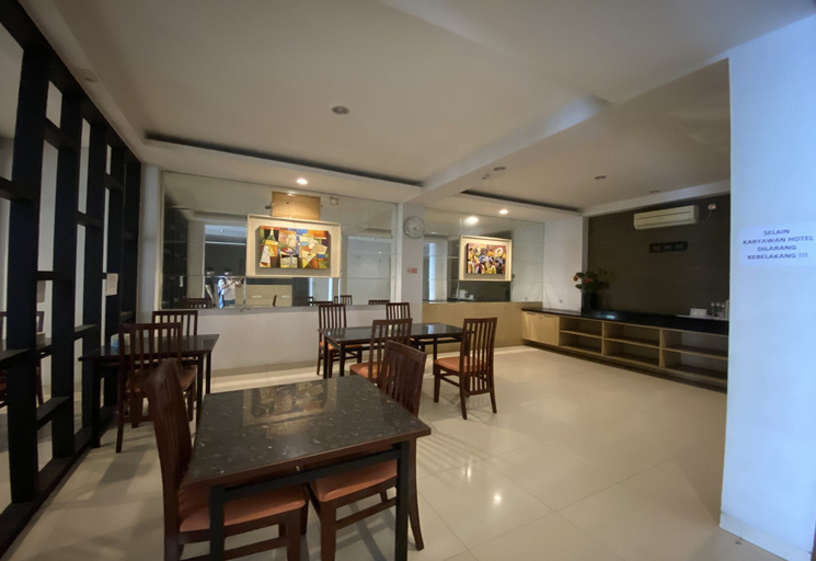 Dining, Hotel Niaga Surabaya Deluxe Double, Surabaya