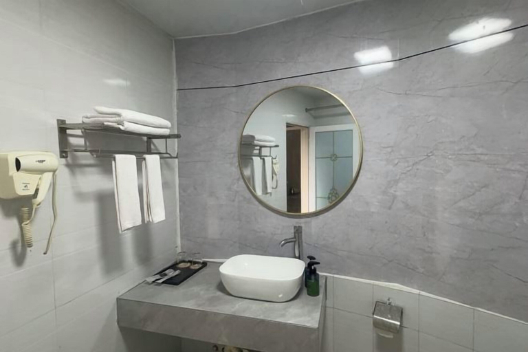 Bathroom 2, Shengtai Hotel, Huizhou