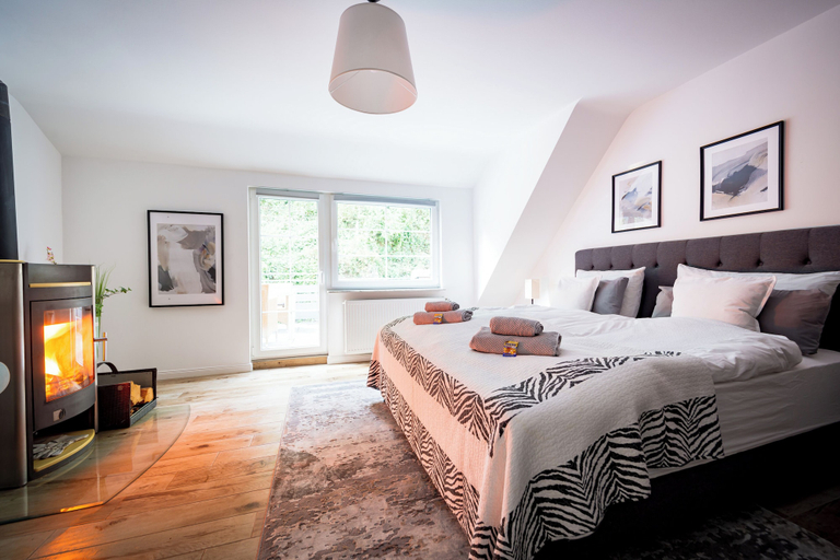 Room 3, Design Apartments Schloss Burg Solingen, Solingen