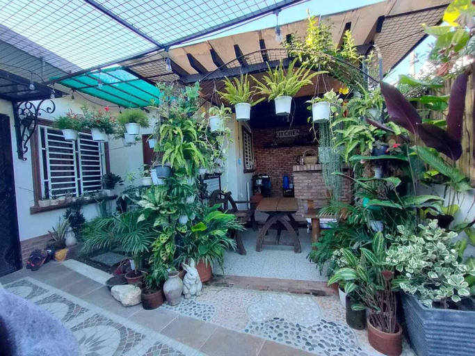 Exterior & Views, AC House near Padre Pio w/parking, Santo Tomas