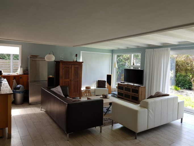 Living room 3, Family Villa with Jacuzzi & Large Garden, Hardenberg