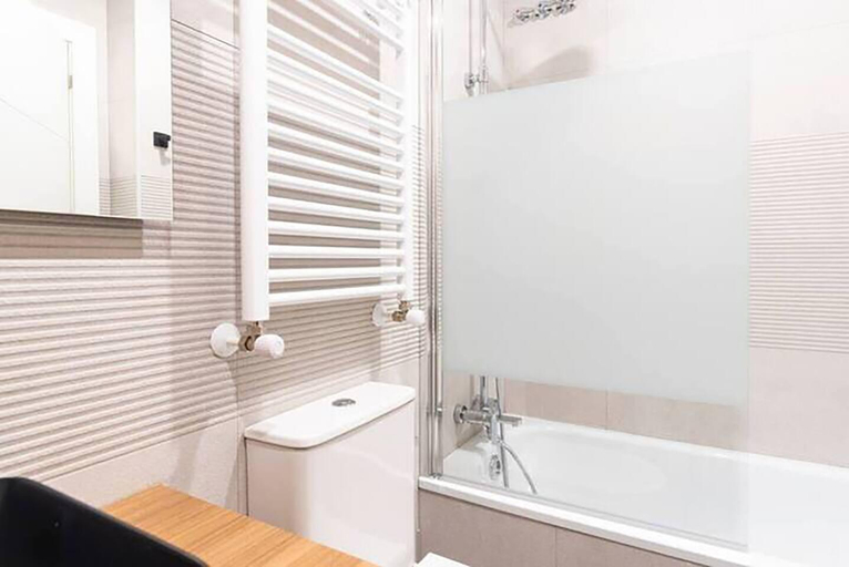 Bathroom 2, Nuevo apartamento en el centro Carlos III, Cantabria