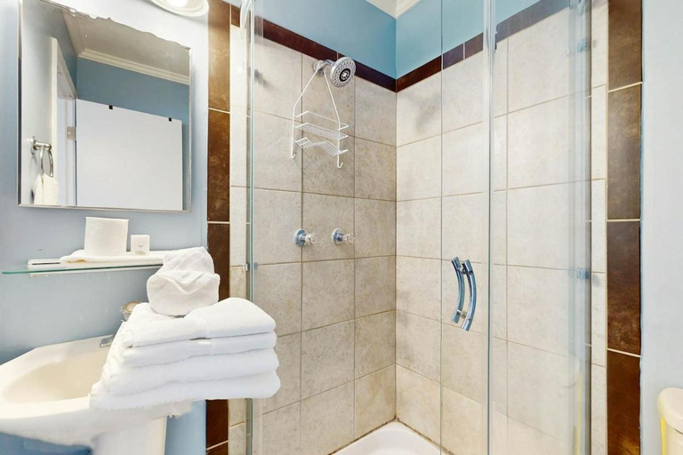Bathroom 3, Place at the Beach & Slice of Heaven, Horry