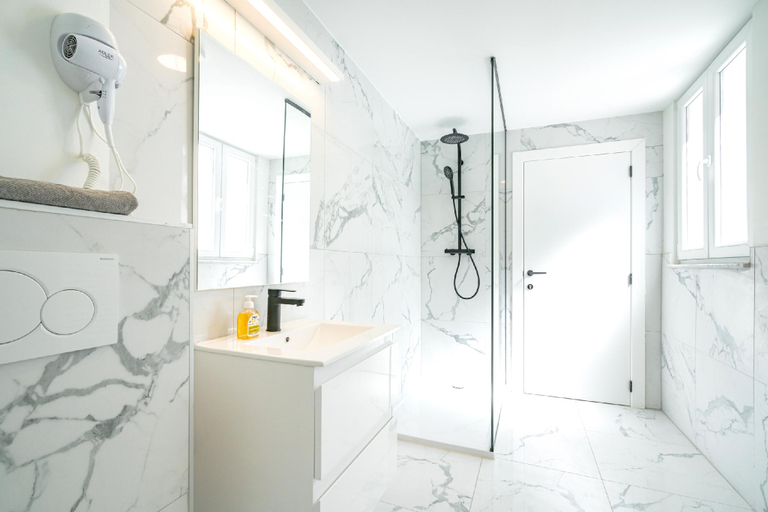 Bathroom 5, Charming 1-bedroom apartment in Antwerp, Antwerpen
