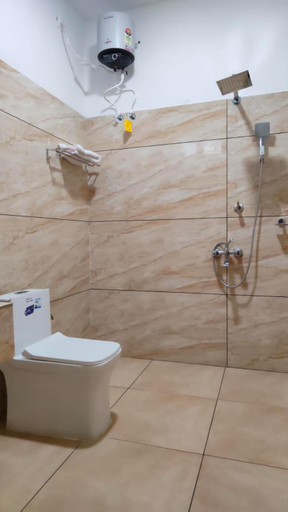 Bathroom, The Royal Island, Kollam