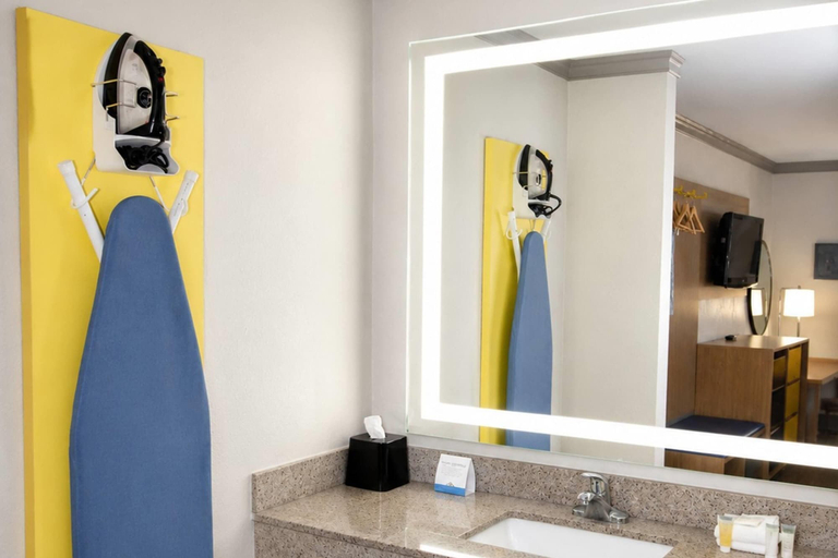Bathroom 4, Days Inn by Wyndham Forrest City I-40, Saint Francis