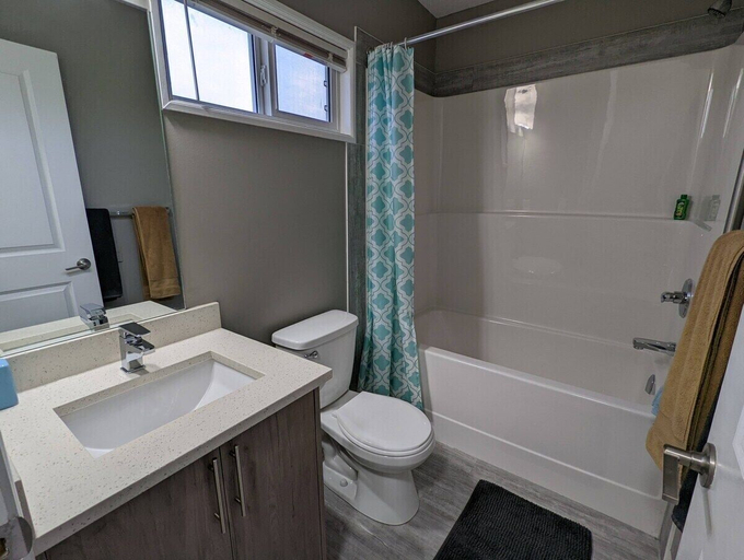 Bathroom 3, Riverside Motel & Suites, Division No. 1