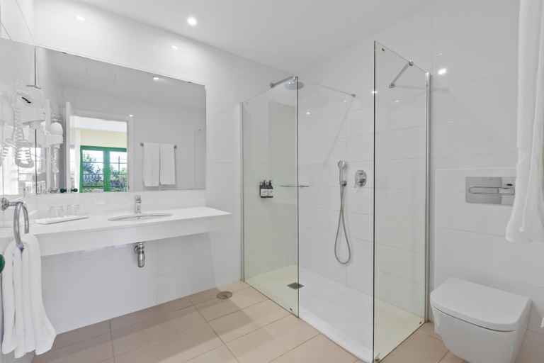 Bathroom 5, Hotel THB Royal, Las Palmas