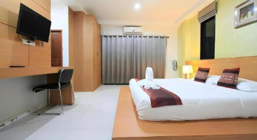 Bedroom 2, Phakawan Hotel, Muang Maha Sarakam