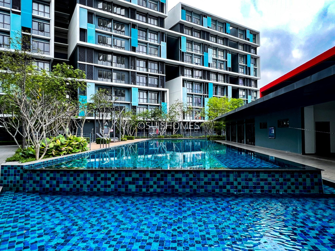 Swimming pool 4, KLIA Transit HuB @ The core, Kota Warisan Sepang, Sepang