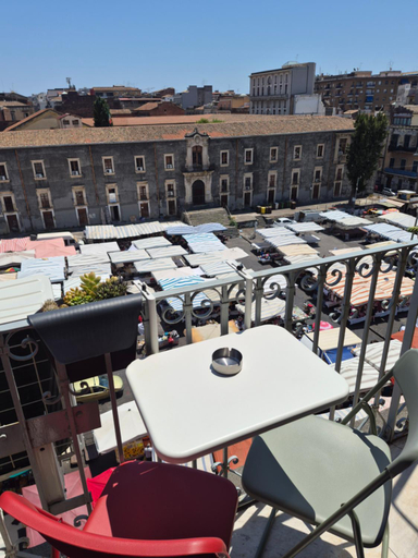 Food & Drinks, Liotru Maisonne, rooms with en-suite bathroom and shared bathroom, Catania