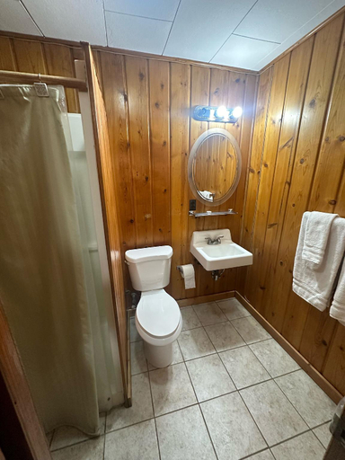 Bathroom 5, Country Cabin Motel, Grant