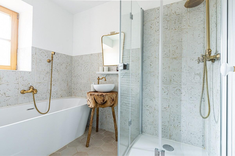 Bathroom 3, La Maison George – Logis George, Côte-d'Or