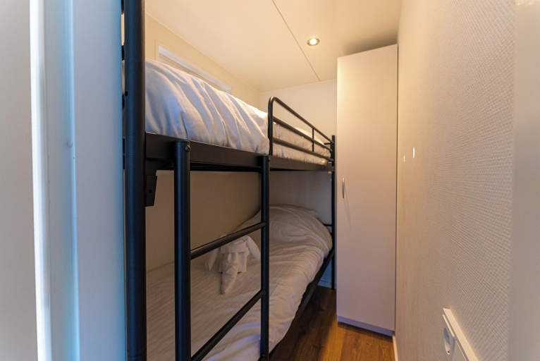 Room 4, Houseboat With Rooftop Terrace, Goes