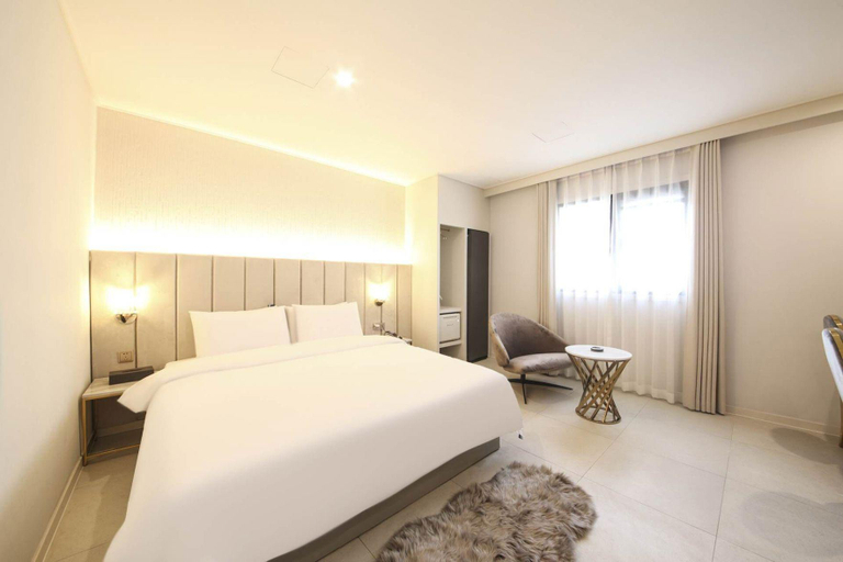 Bedroom 3, Busan Munhyeondong Signature Denbasta Hotel, Nam