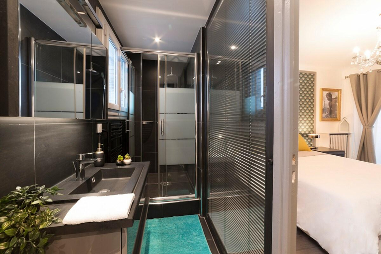 Bathroom 5, Horizon House - Private rooftop and panoramic view, Paris