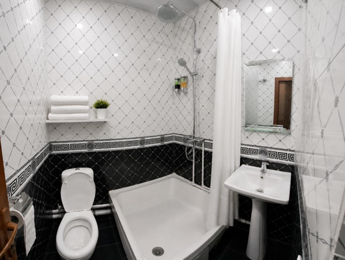 Bathroom 2, Status House, Farg'ona