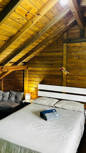 Bedroom, Noah Rosa Chales, Imbituba