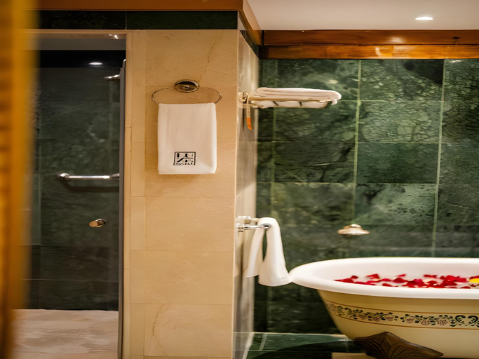 Bathroom, Luxe Avenue Hotel, Dubai