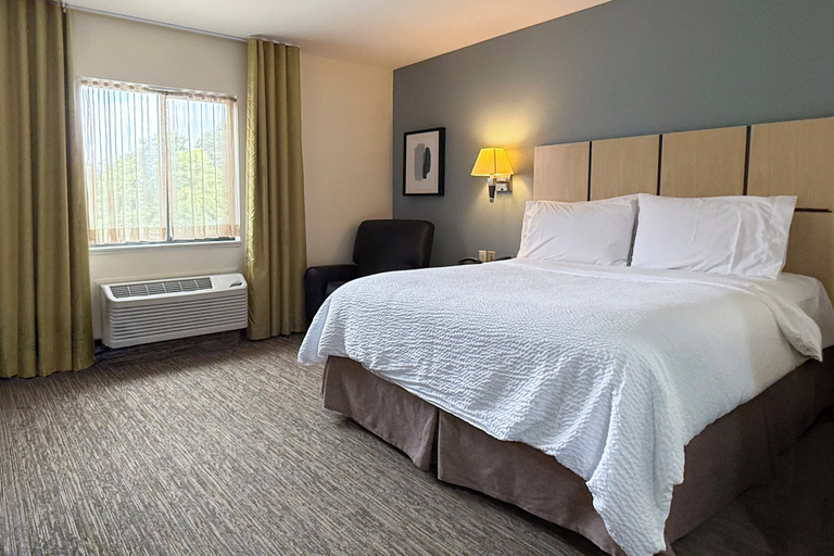 Bedroom 5, Candlewood Suites EAST LANSING, Ingham