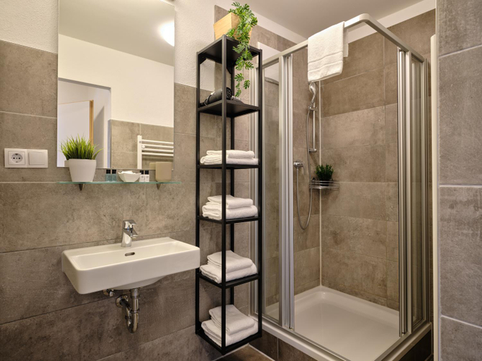 Bathroom, Spreepolis Berlin, Berlin