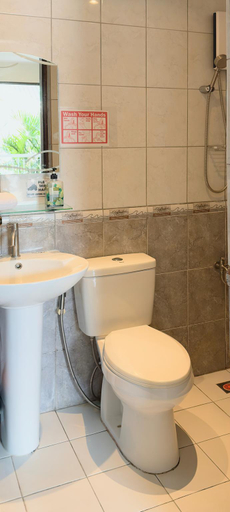 Bathroom 3, Victoria's Bed & Breakfast 2, Puerto Galera