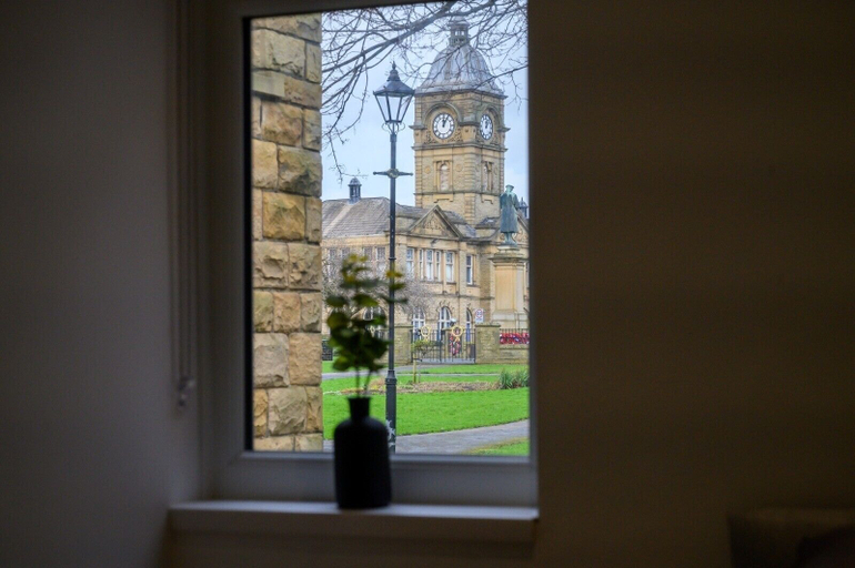 Interior 3, Modern 2-Bed Home Free Parking in Batley, Kirklees