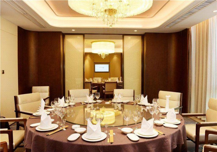 Food & Drinks, Hou Yi Grand Hotel, Xiangxi Tujia and Miao