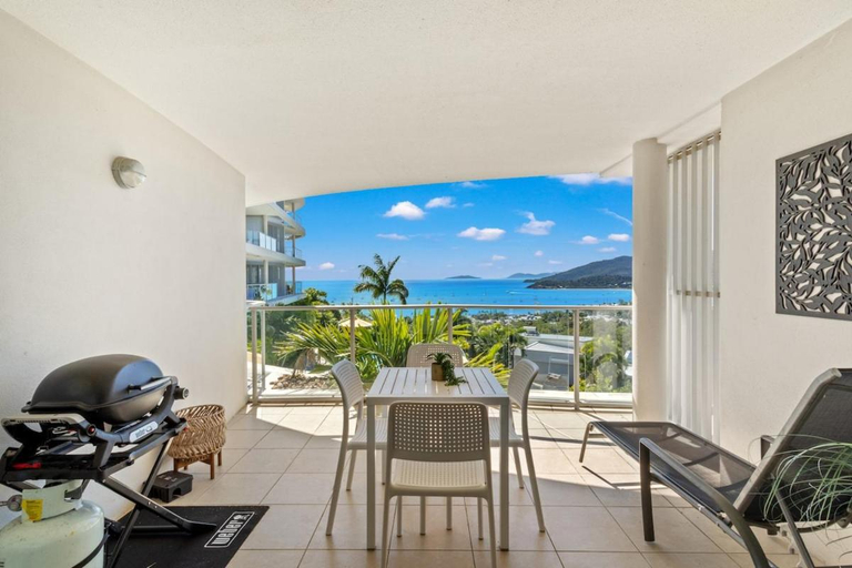 Others 5, What a View - Studio, Whitsunday